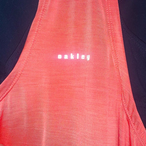 NWOT💥OAKLEY✨ - Picture 3 of 5